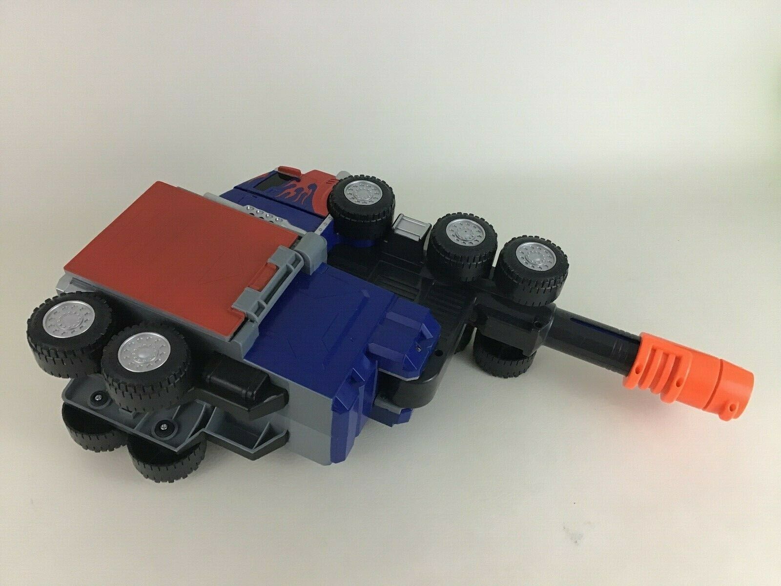 transformers optimus prime battle rig blaster