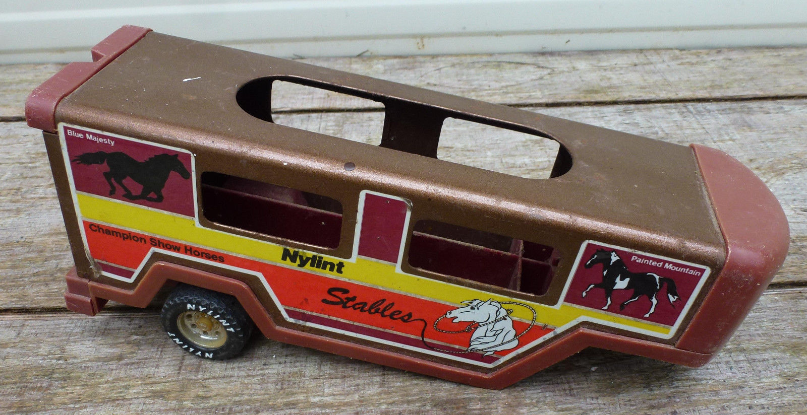 nylint truck and horse trailer