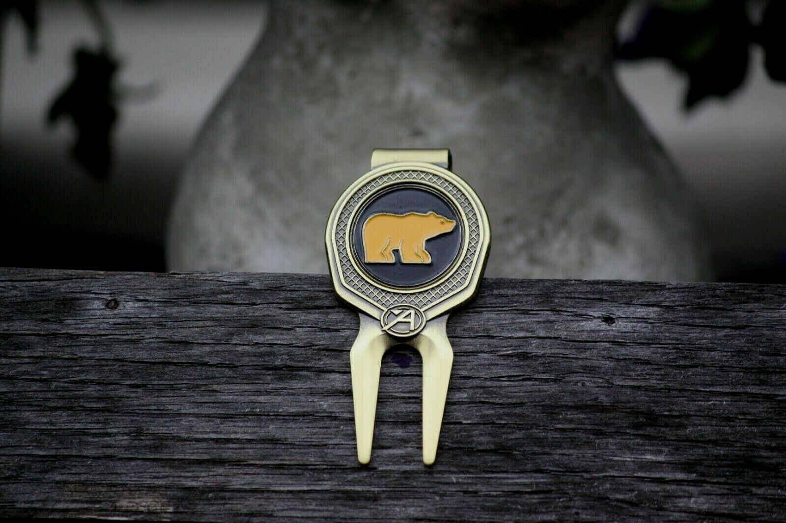 Nicklaus Golden Bear Logo Ball Marker & Shorty Ahead Divot Tool