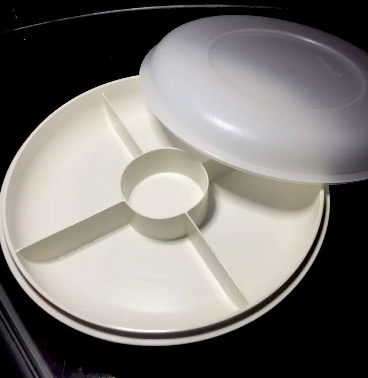 TUPPERWARE NEW USA VINTAGE SMALL DIVIDED SERVING TRAY WITH SEAL Other