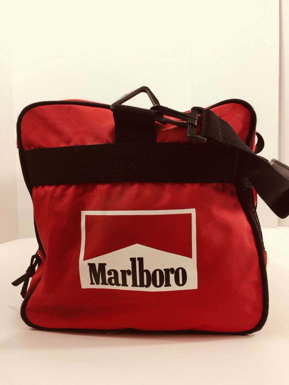 Marlboro Unlimited Duffle Travel Gym Bag Vintage Advertising Red Tote