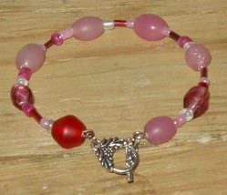 Pink Beaded Bracelet Shades of Pink Dainty Beaded Toggle Bracelet 7½ inches - $6.95