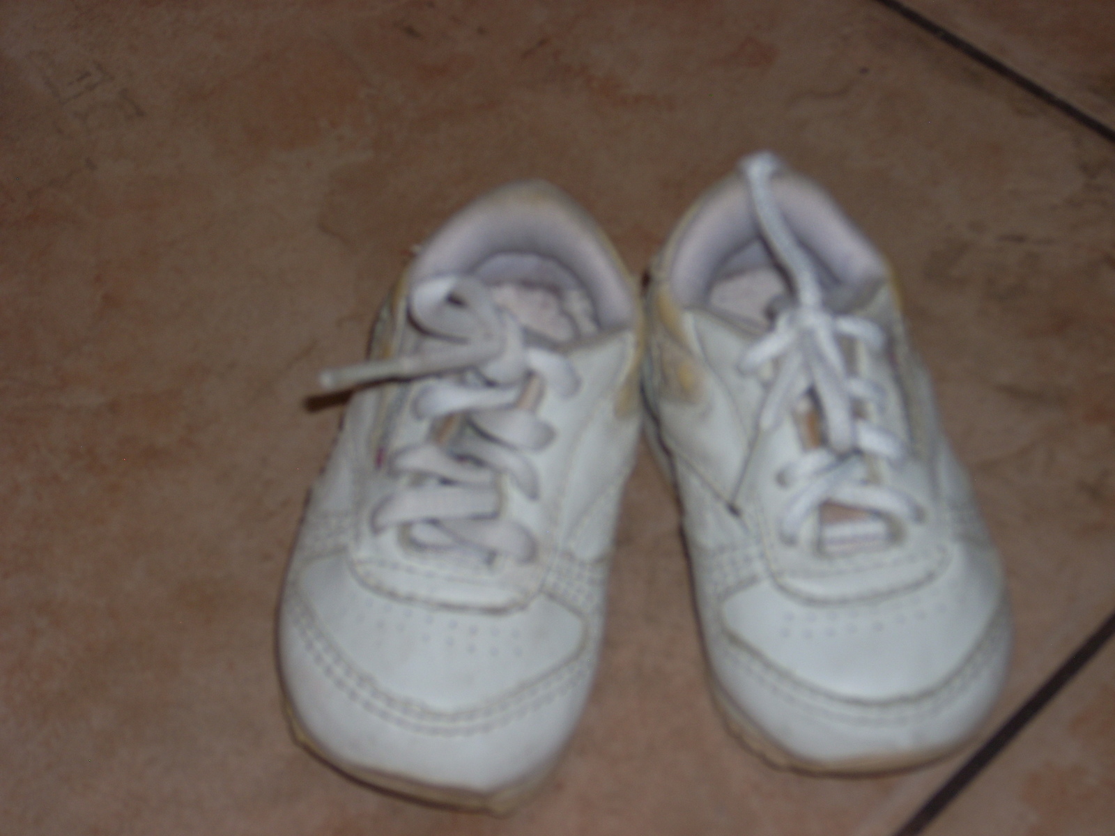 baby shoes reebok tennis shoes size 2 white lace up - $12.00