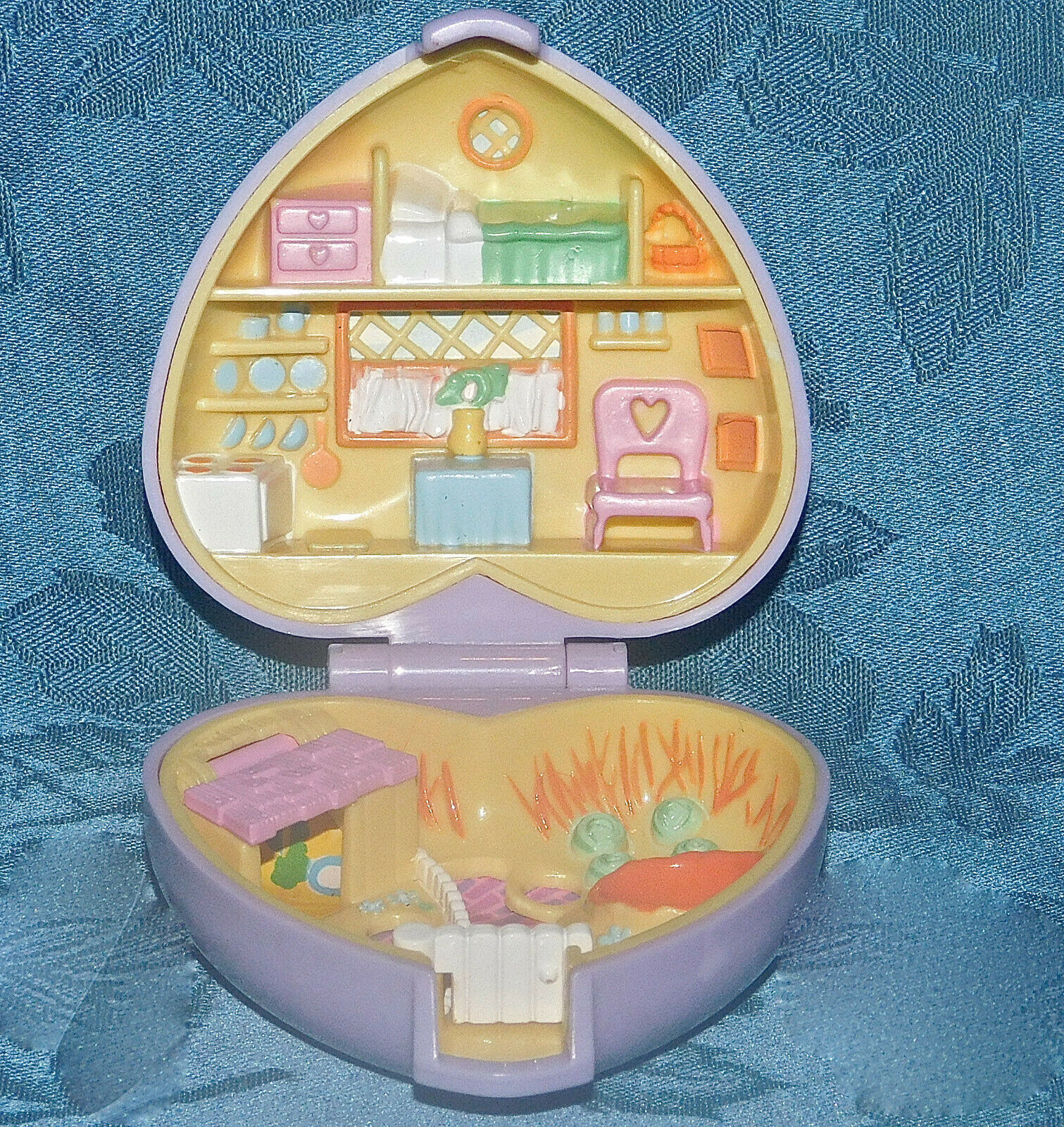 polly pocket yellow heart