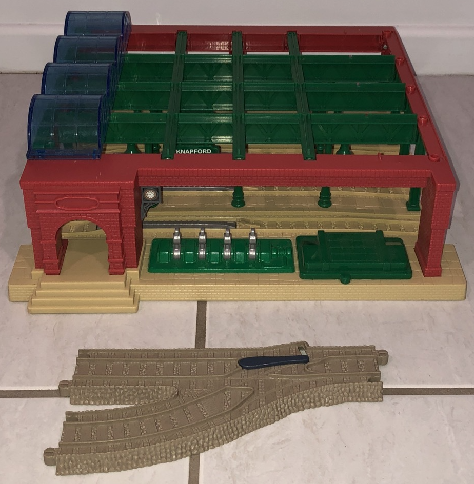 Thomas & Friends Trackmaster Knapford Station P718 64132 Hit Toy Co
