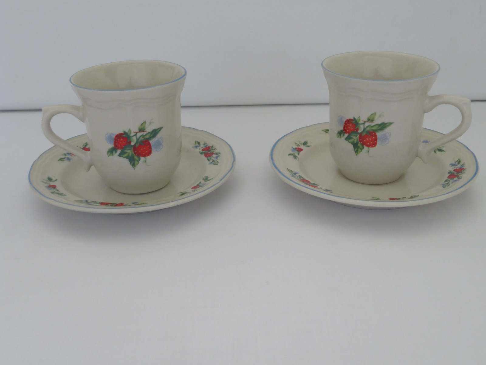 Tabletops Unlimited 2 Cups And Saucers Set Susana Pattern Ceramic
