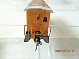Micro-Trains # 13044211 CSX Family Tree Series 31' Bay Window Caboose N-Scale image 6