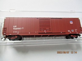 Micro-Trains # 10400031 Union Pacific 60' Box Car, Excess Height, Single Door, N image 1