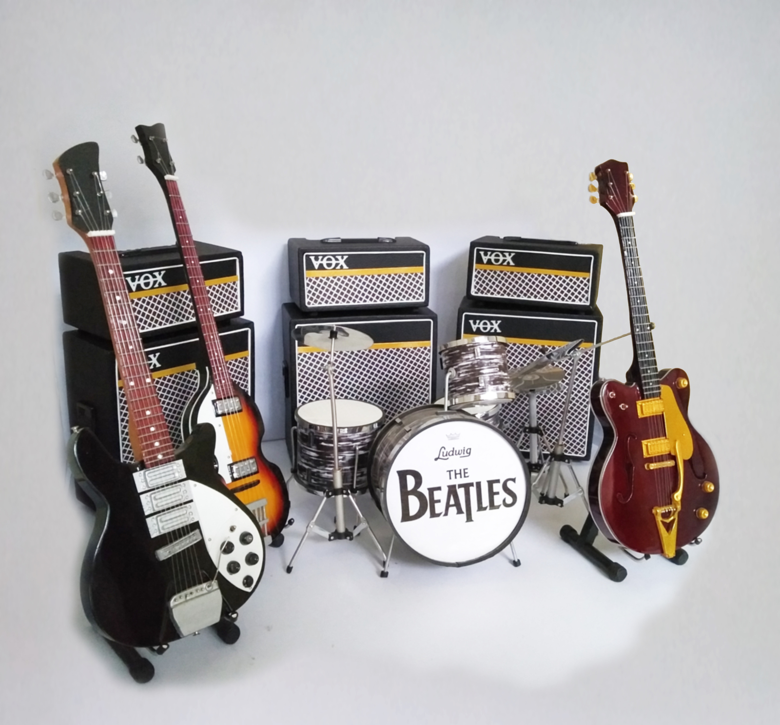 Ultimate Miniature Guitar Bass And Drum Set The Beatles With Amps Miniatures 7583