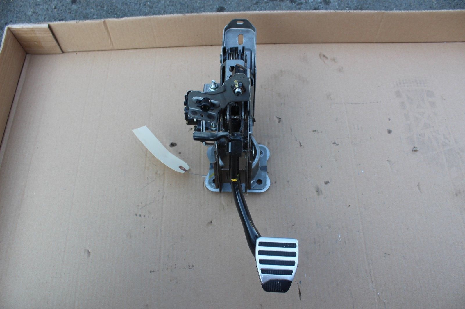 20082013 INFINITI G37 COUPE 6 SPEED MANUAL BRAKE PEDAL ASSEMBLY X2023