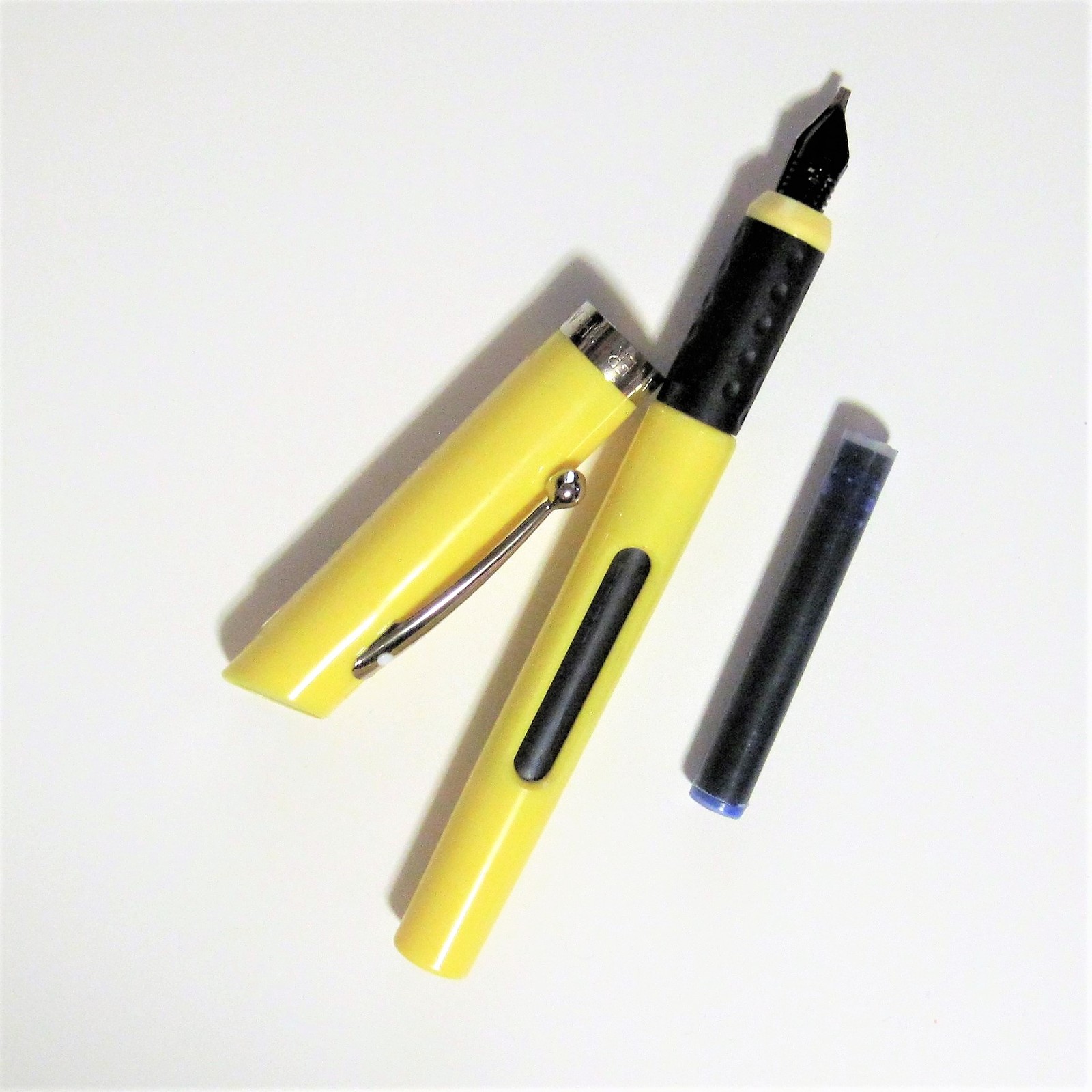 Primary image for Lot of 3 Sheaffer Viewpoint Calligraphy Fountain Pen Medium Nib Black Blue Ink 