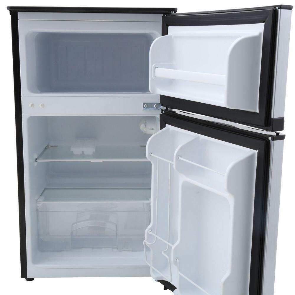 Magic Chef Mini Refrigerator 3.1 cu. ft. Adjustable Thermostat Control