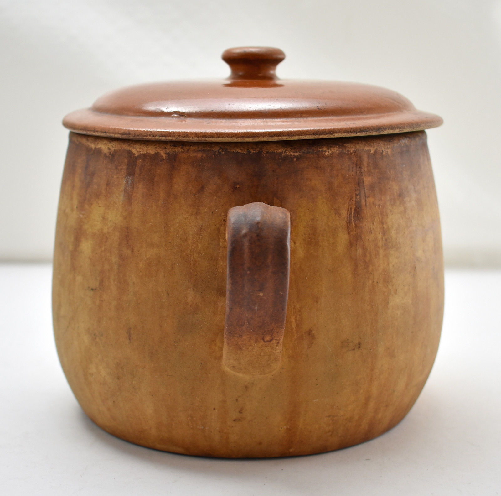 Vintage Red Wing Provincial Ware Bean Pot 28 with Lid 28 1940s