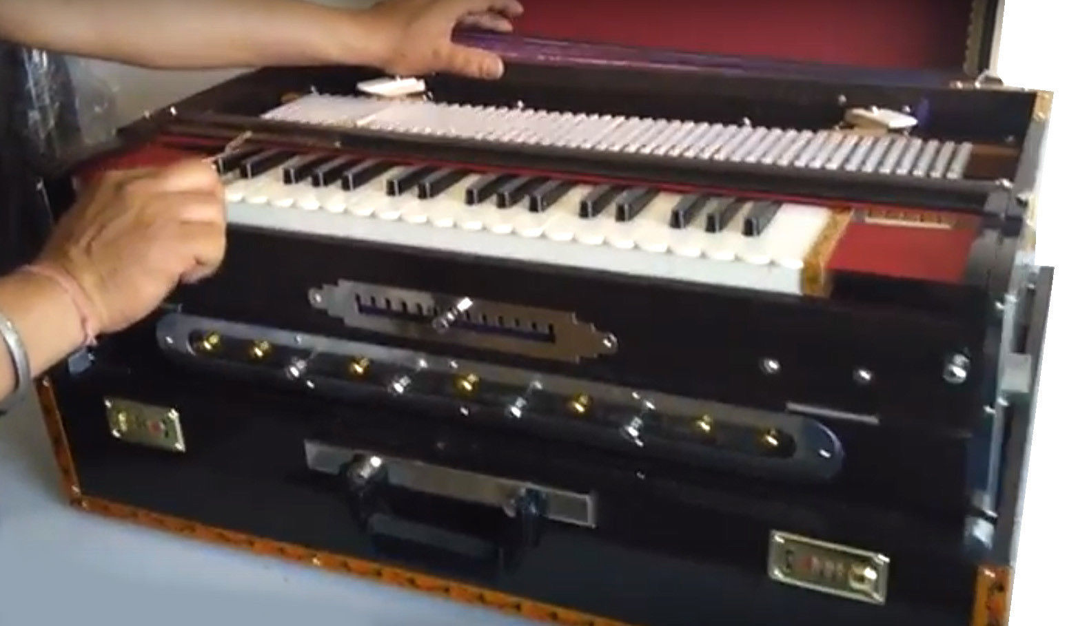 Original 2018 BINA® CONCERT QUALITY 13 SCALE CHANGER INDIAN TEAKWOOD