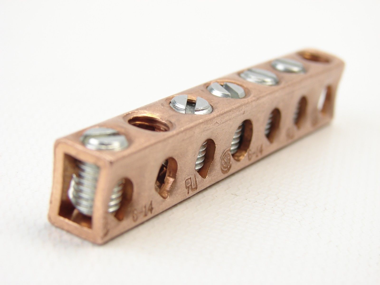 Ilsco D1674 Grounding Bar; 4 Circuit Tap, HighStrength Copper 146