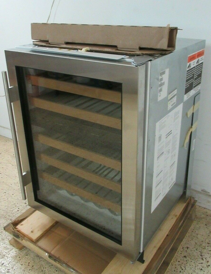 SubZero UW24STHRH 24 Inch Undercounter Wine Cooler with 46 Bottle