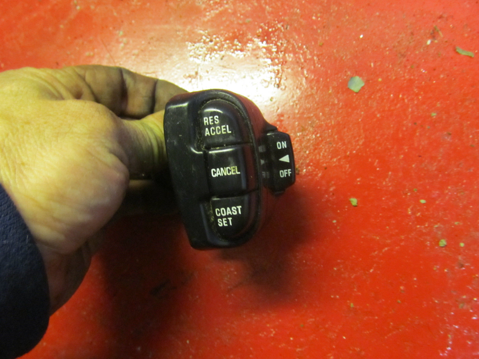 99 00 01 Nissan Pathfinder steering wheel mounted cruise control switch