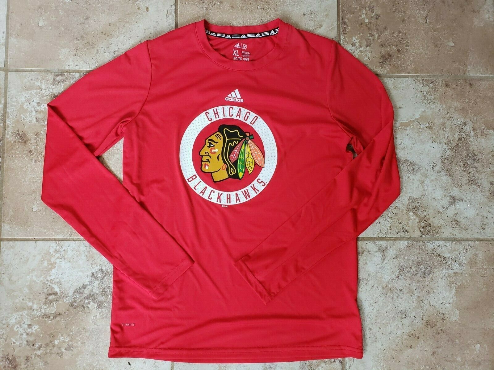Buy the NWT Womens Black Chicago Blackhawks Short Sleeve Hockey T-Shirt  Size Large