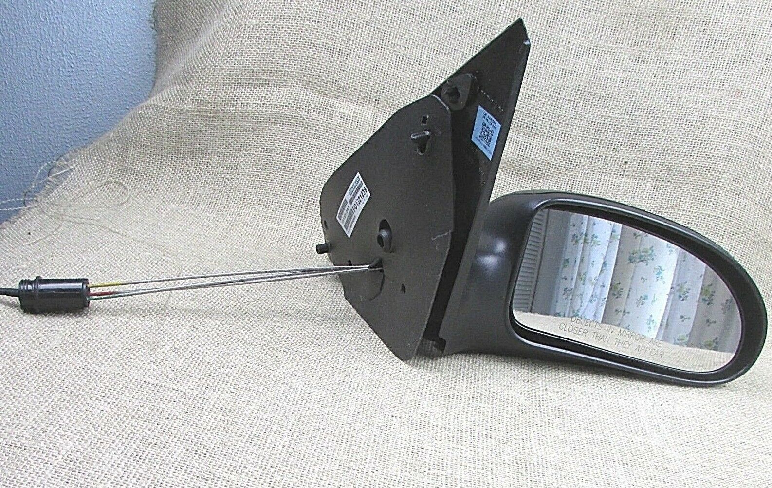02-07 Focus Manual Remote Black Non-Folding Rear View Mirror Left Driver Side LH