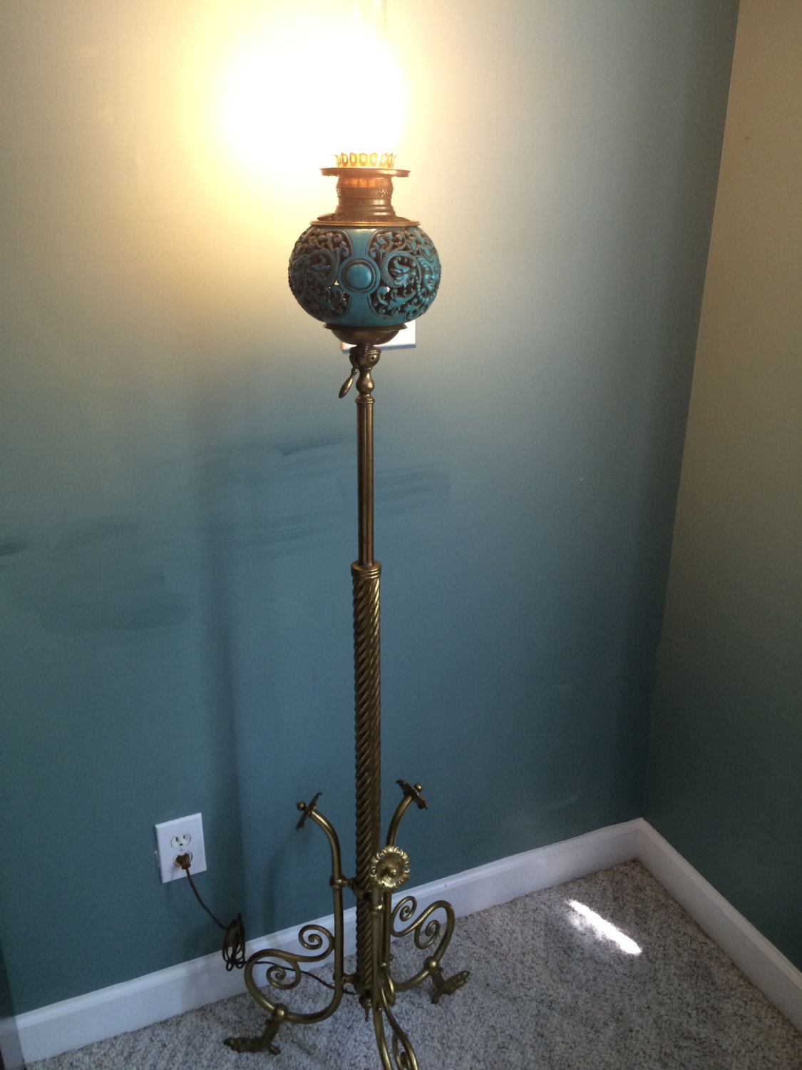 Antique Hubbard and Bradley B&H Victorian Piano Parlor Floor Lamp claw