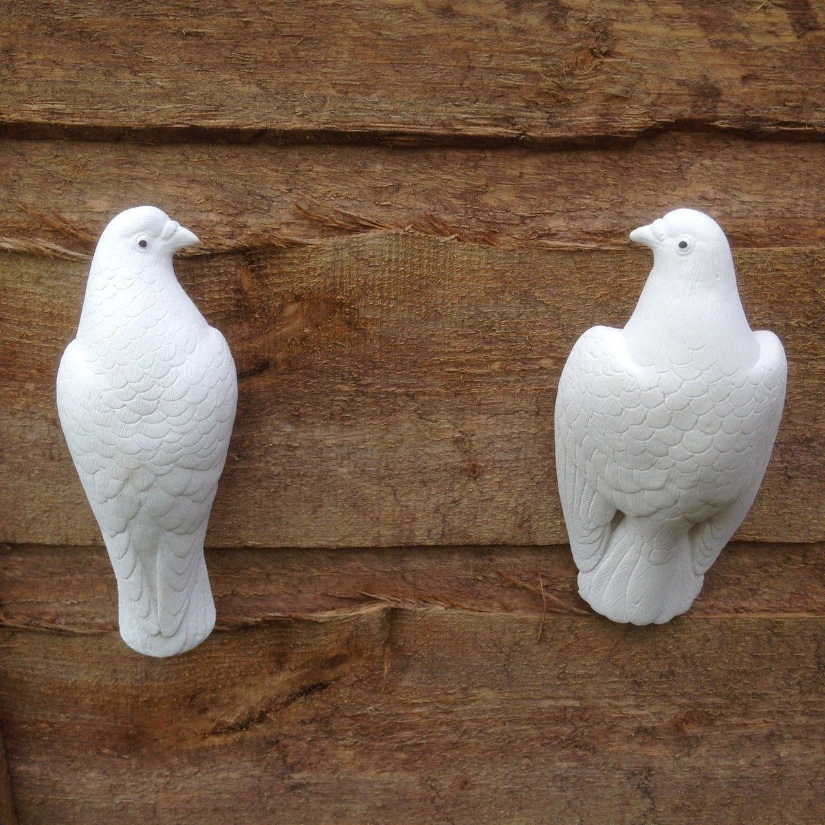 Set of 2 White Garden or Home Hanging Dove Ornaments Statues & Lawn