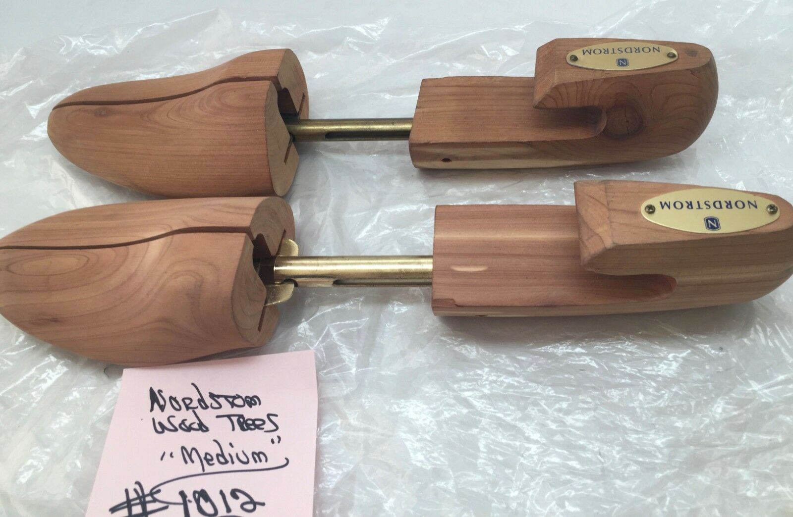 Nordstrom Wooden Cedar Shoe Tree Stretcher USA Size Medium Nordstrom Wooden Cedar Shoe Tree Stretcher USA Size Medium