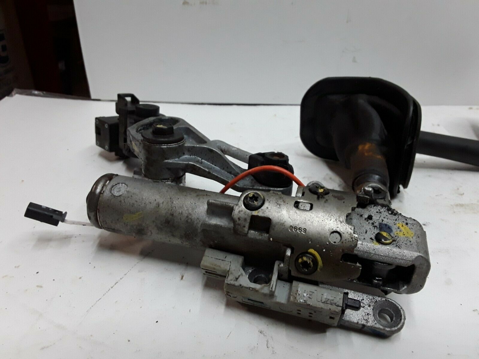 01 02 Chevy Suburban Tahoe GMC Yukon column shift transmission shifter