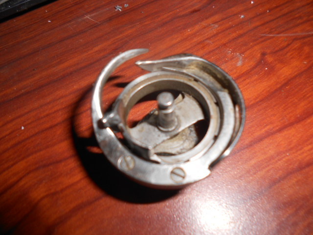 singer 115 bobbin case