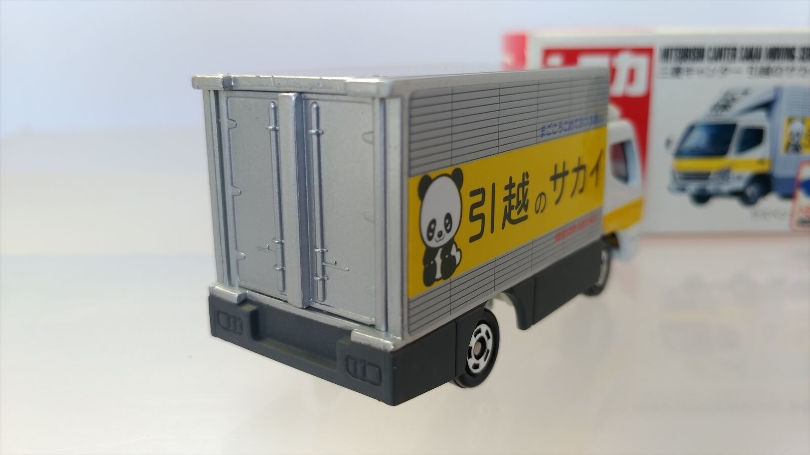 TAKARA TOMICA #29 MITSUBISHI FUSO CANTER SAKAI MOVING PANDA Shipping by EMS