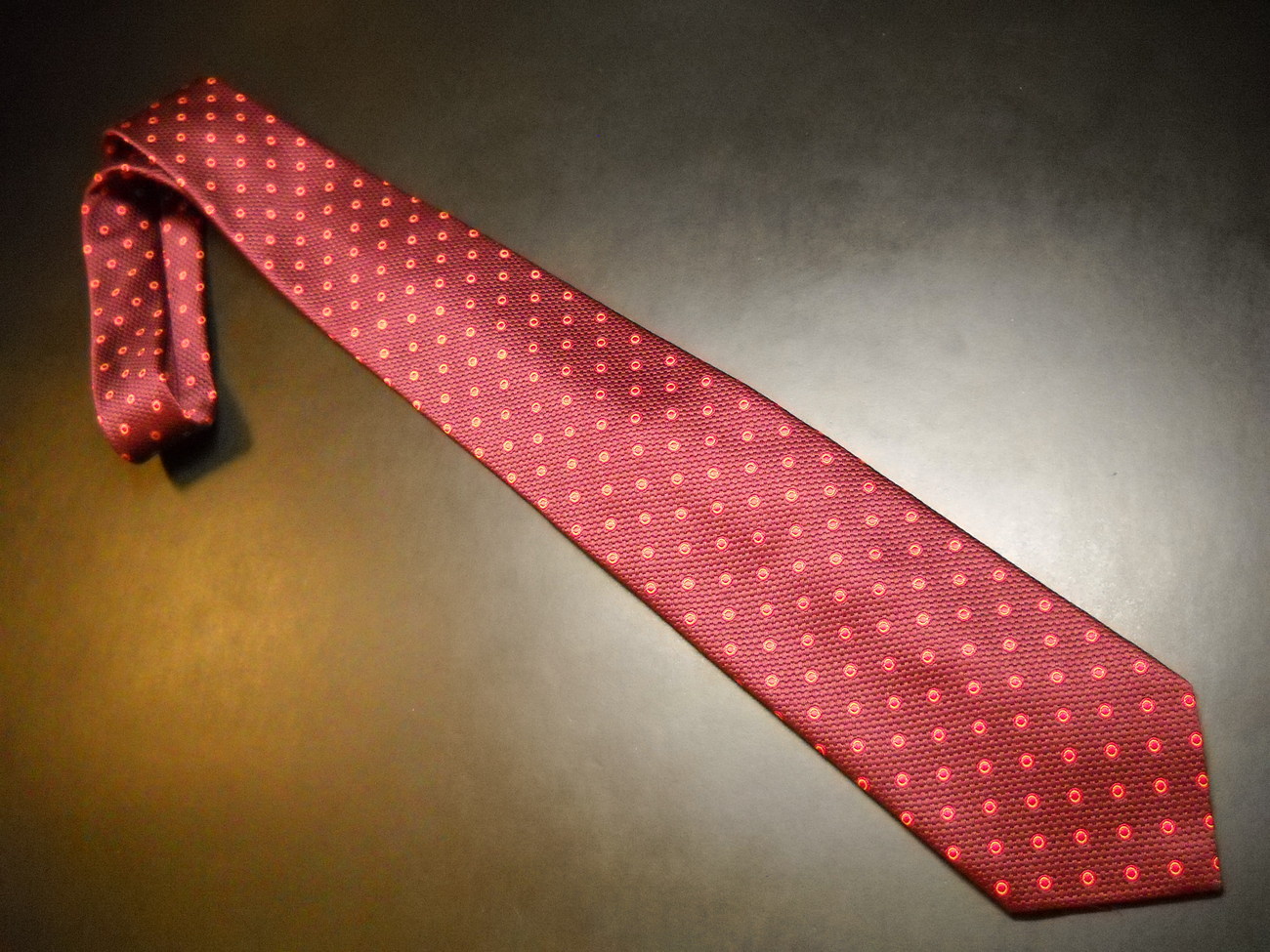 Jos A Bank Neck Tie Burgundy Reds Silk Hand Made in Italy New Unused Retail Tag - $13.99
