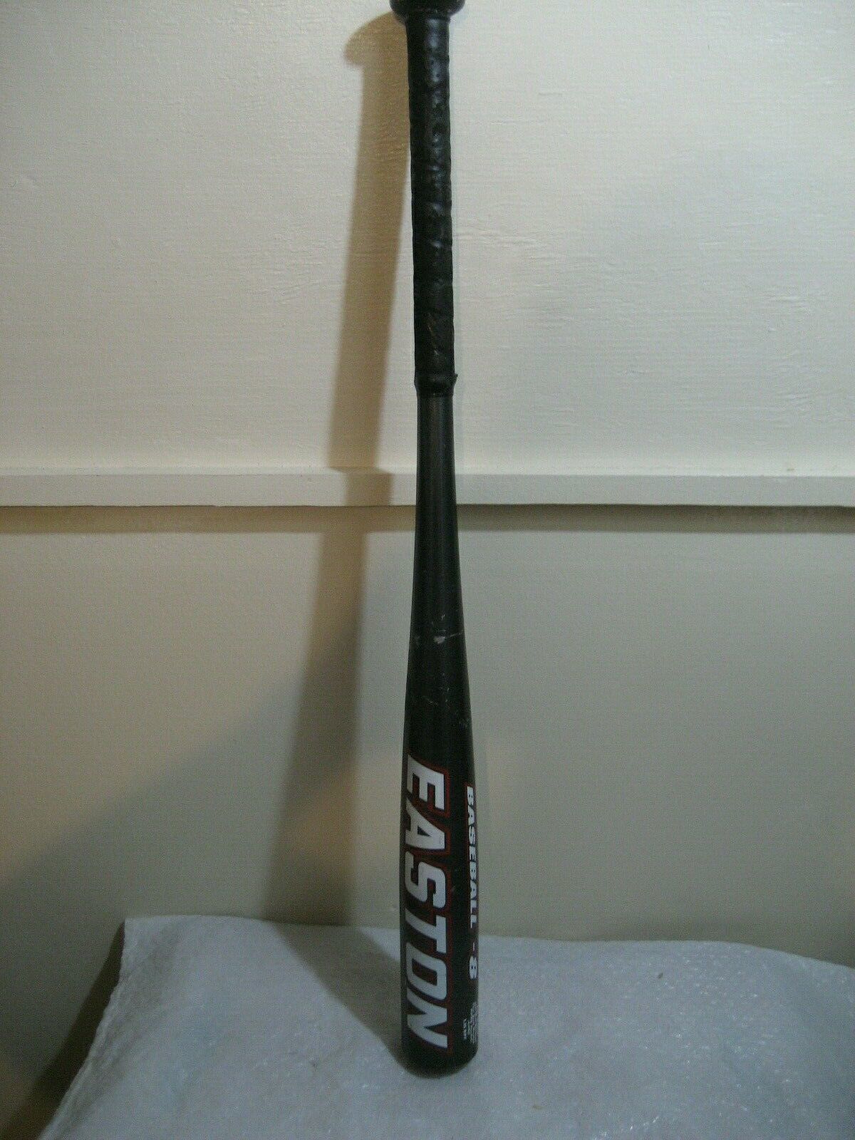 EASTON MAGNUM LK2 baseball bat 29 inches long 2 1/4 inch diameter, 21
