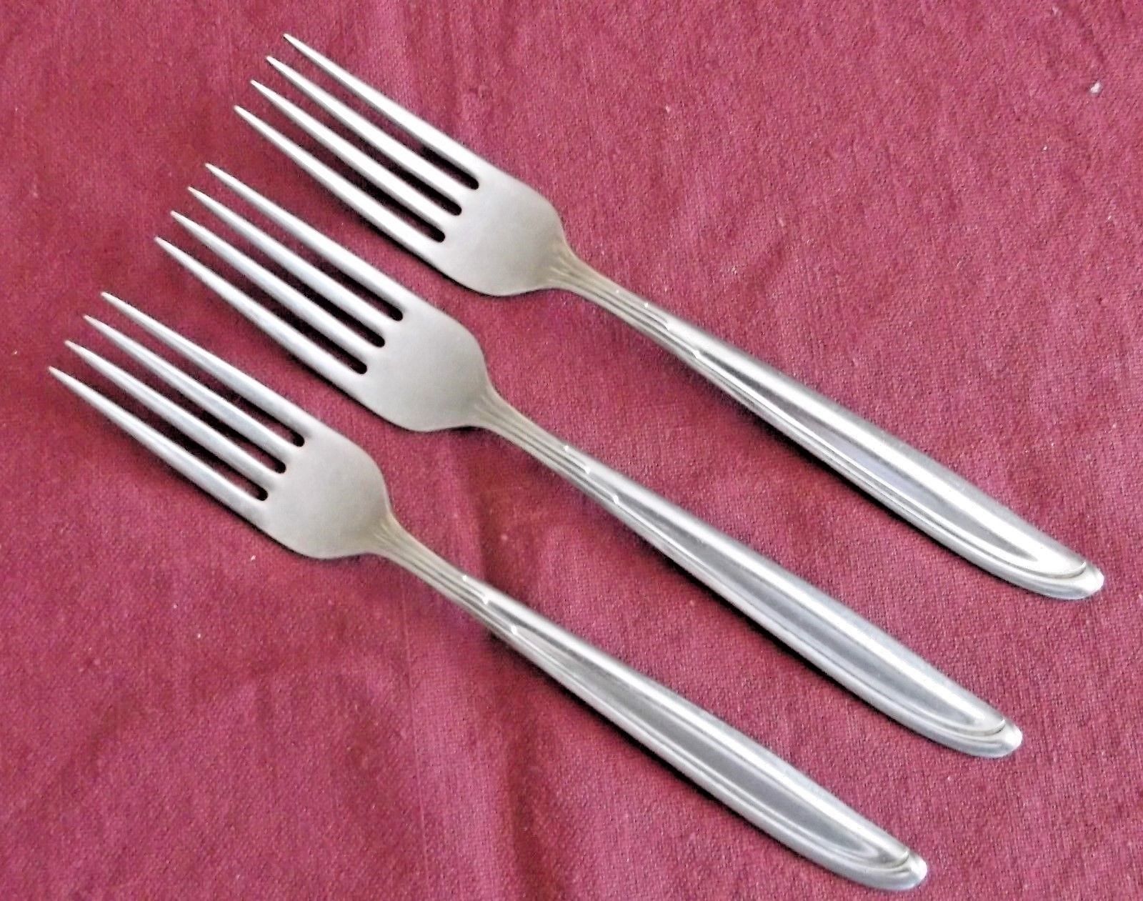 Oneida Stainless 3 Dinner Forks Sand Dune Old Style Groove Down One