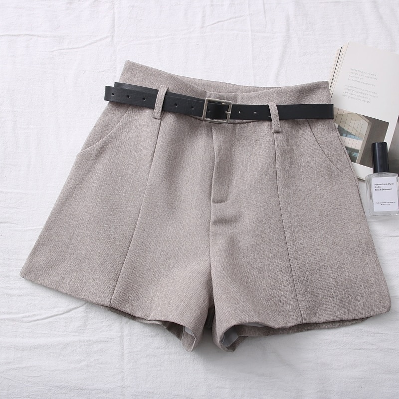 New light brown high waisted women shorts with pockets and belt spring summer