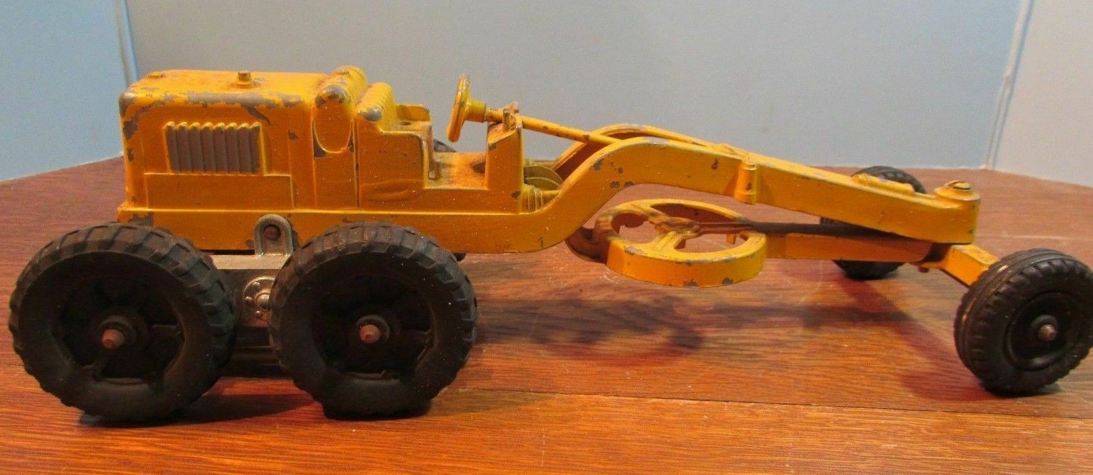 hubley kiddie toy tractor