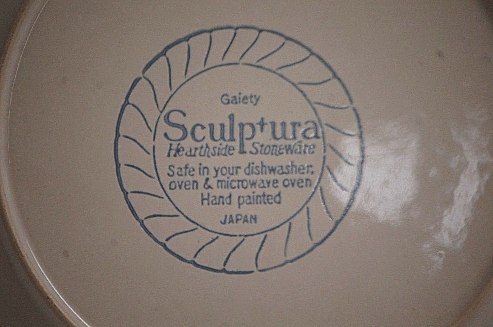 Old Vintage Gaiety Sculptura by Hearthside Stoneware 105/8" Dinner Plate Japan Pottery & Glass