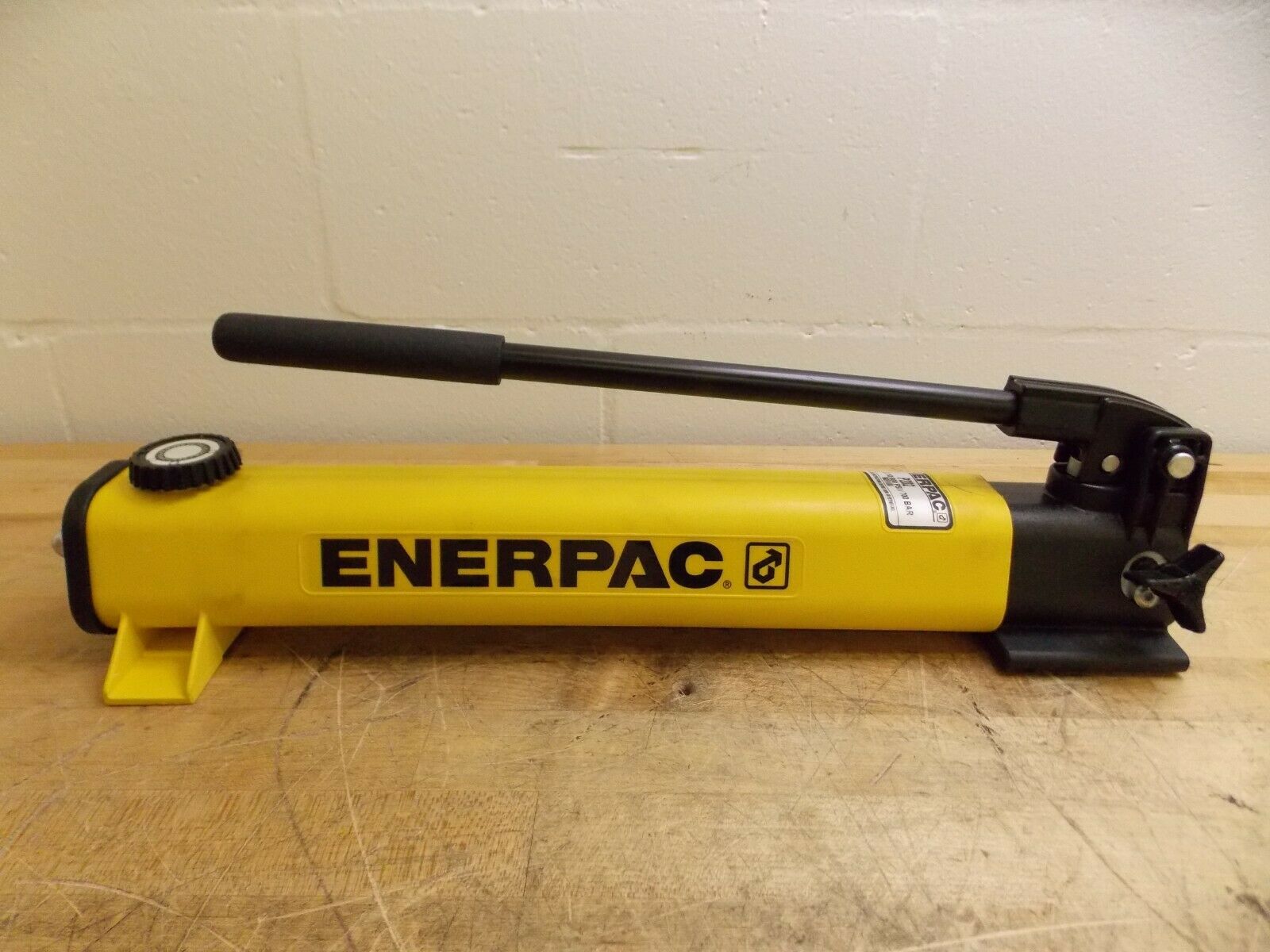 Enerpac Manual Hydraulic Pump 1/2" Piston Stroke 3/4" Dia. 3/8" NPTF