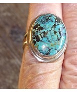 AMAZING TURQUOISE RING SIZE 7 1/2 BEZEL SET IN STERLING SILVER ..SOLID BAND - £111.19 GBP