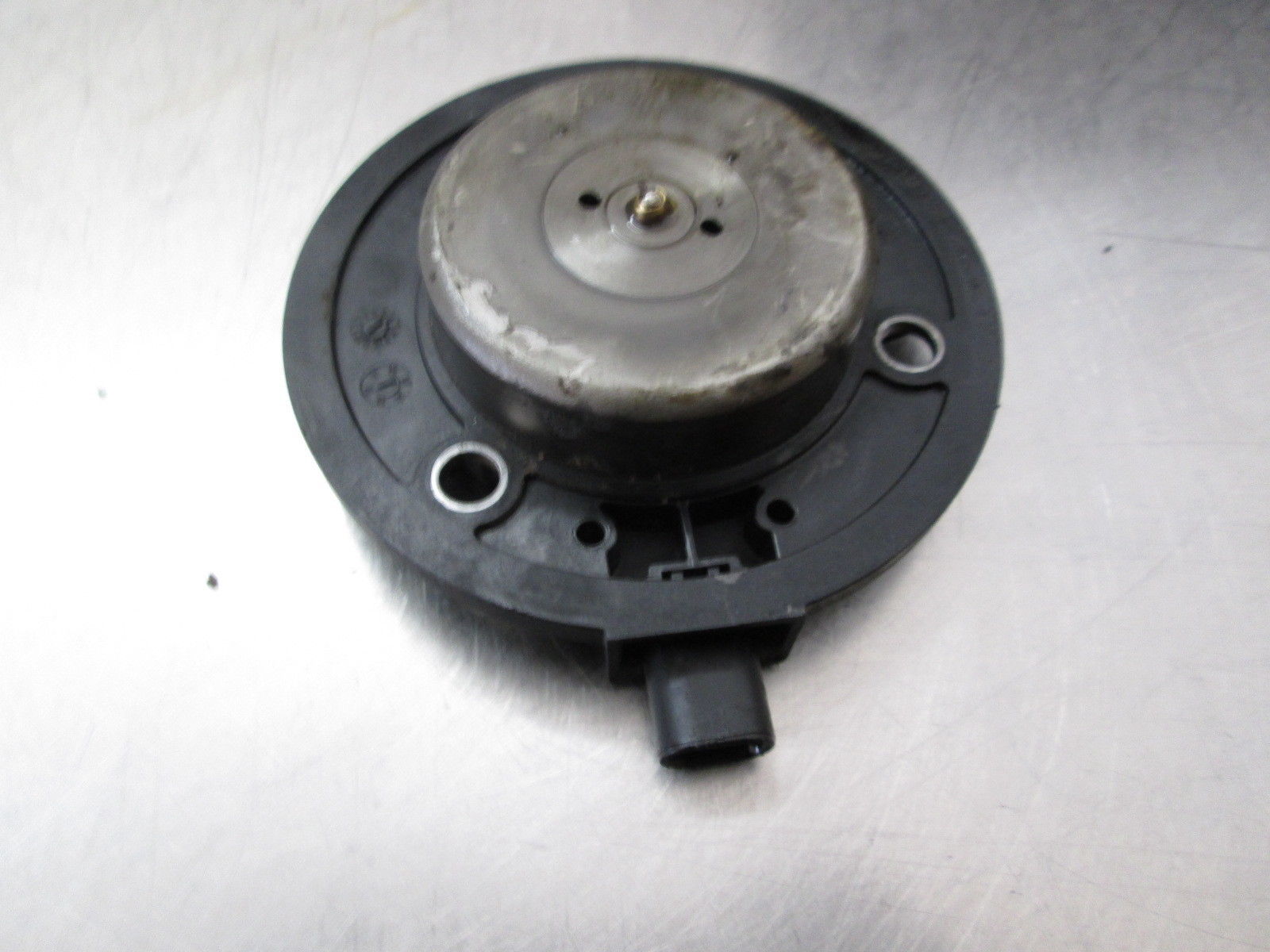 19R419 VARIABLE VALVE CAMSHAFT TIMING SOLENOID ACTUATOR 2013 AUDI A4 2.