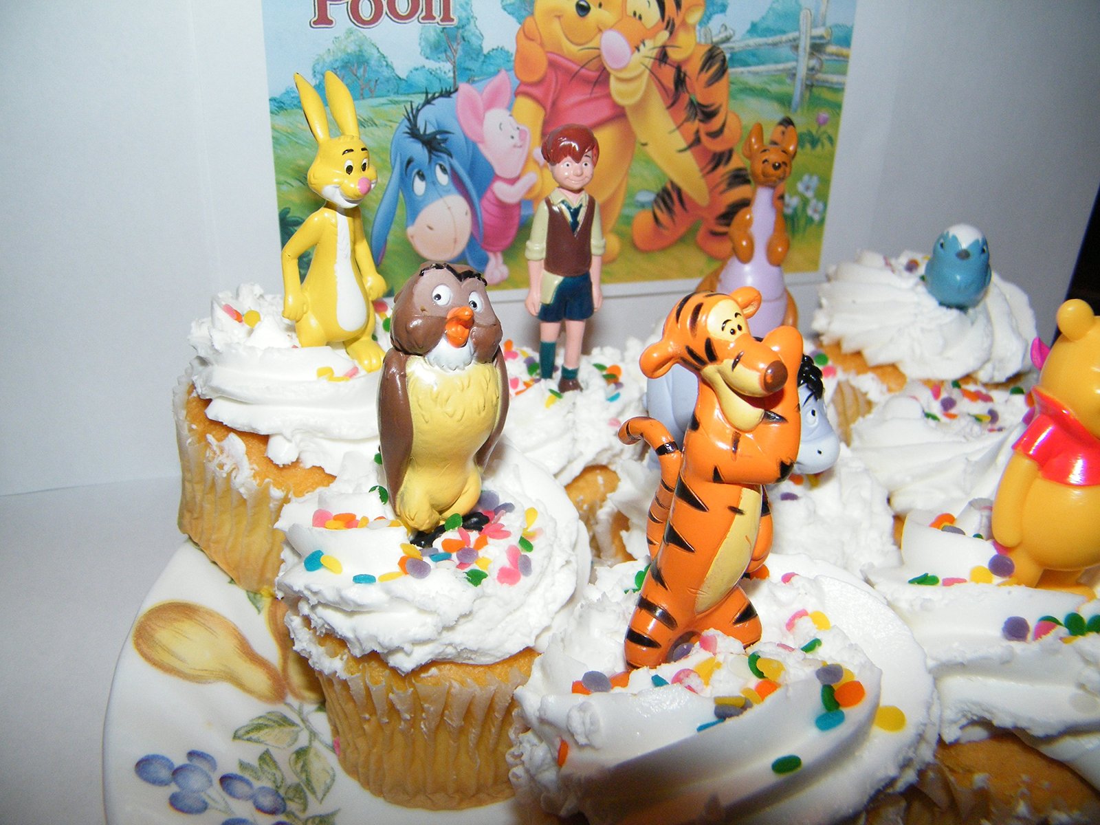 Disney Winnie The Pooh Deluxe Mini Cake Toppers Cupcake