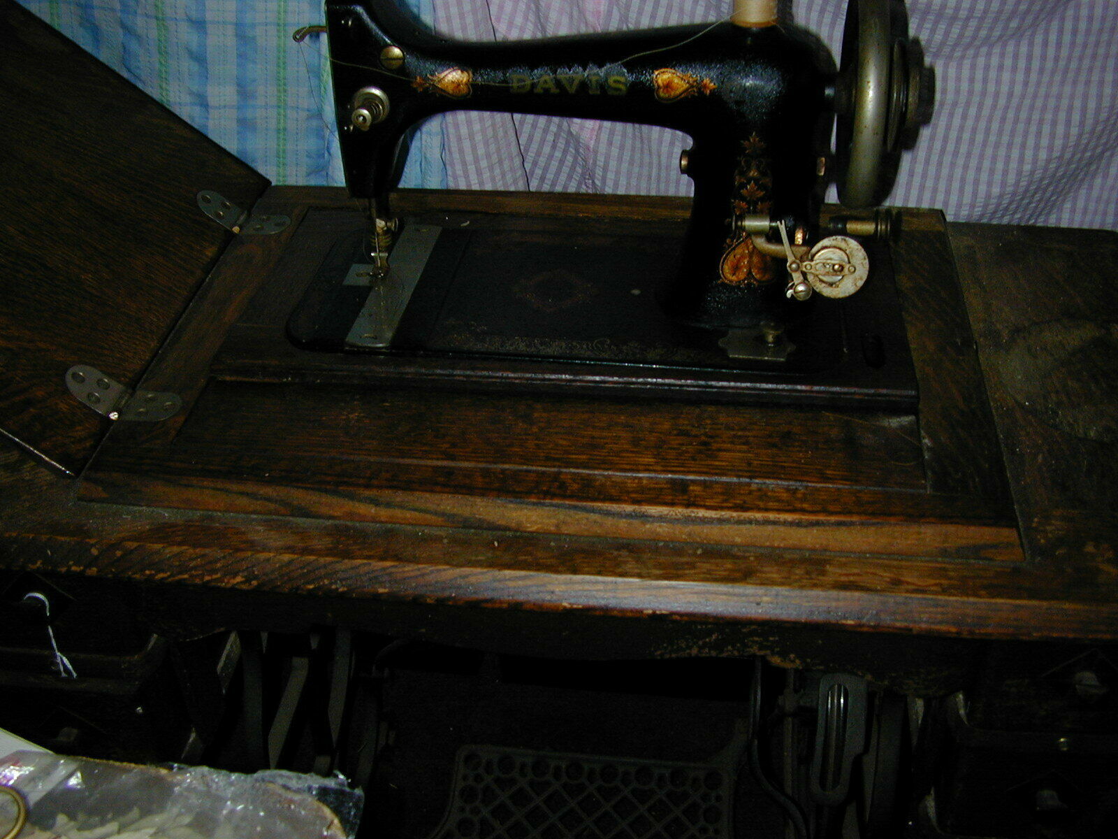 Davis Treadle Sewing Machine - Machines