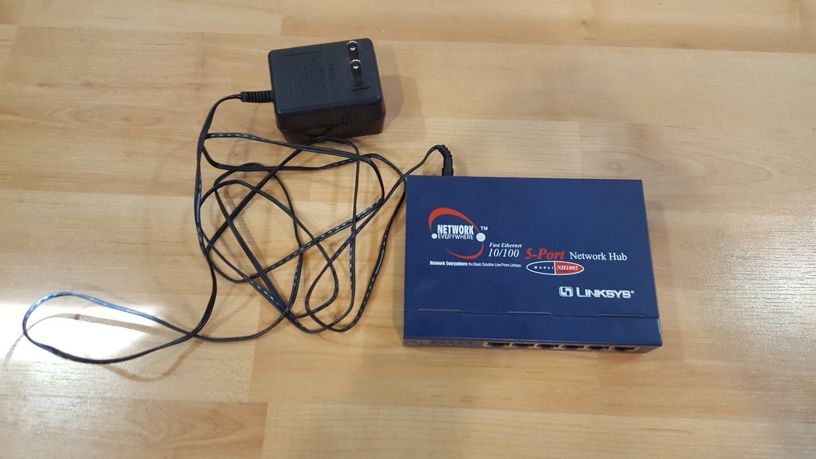 Linksys Fast 10/100 5Port Network Hub Model NH1005, V2