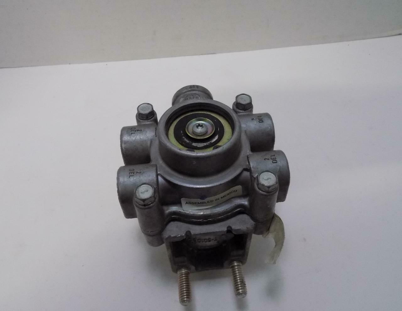 Bendix K021558 5010917 SR7 Spring Brake Modulating Valve Everything Else