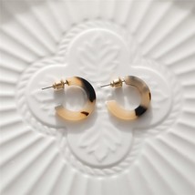 17KM Fashion Acrylic Hoop Earrings For Women Elegant Geometric Round Resin Hoop  - $13.14