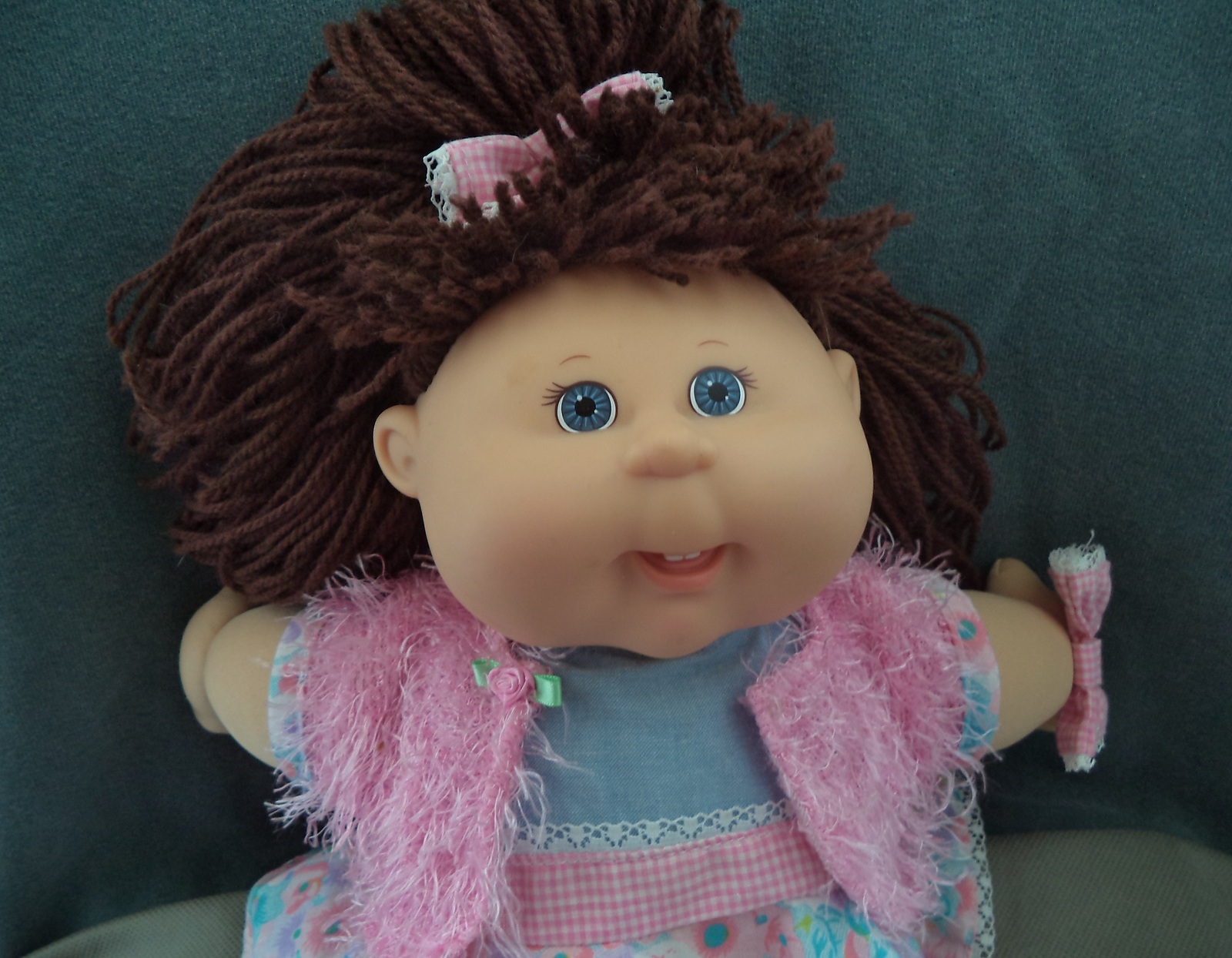 Cabbage patch doll, 2004 brown hair doll, vintage cabbage patch