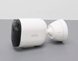 Arlo Pro 4 VMC4041P Spotlight Indoor/Outdoor Wire-Free Camera image 5