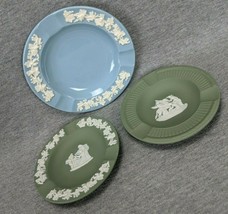 Wedgwood 3 Slot Ashtrays 2 Green Jasperware Fluted 1 Blue Queens Ware Grapevines - $35.00