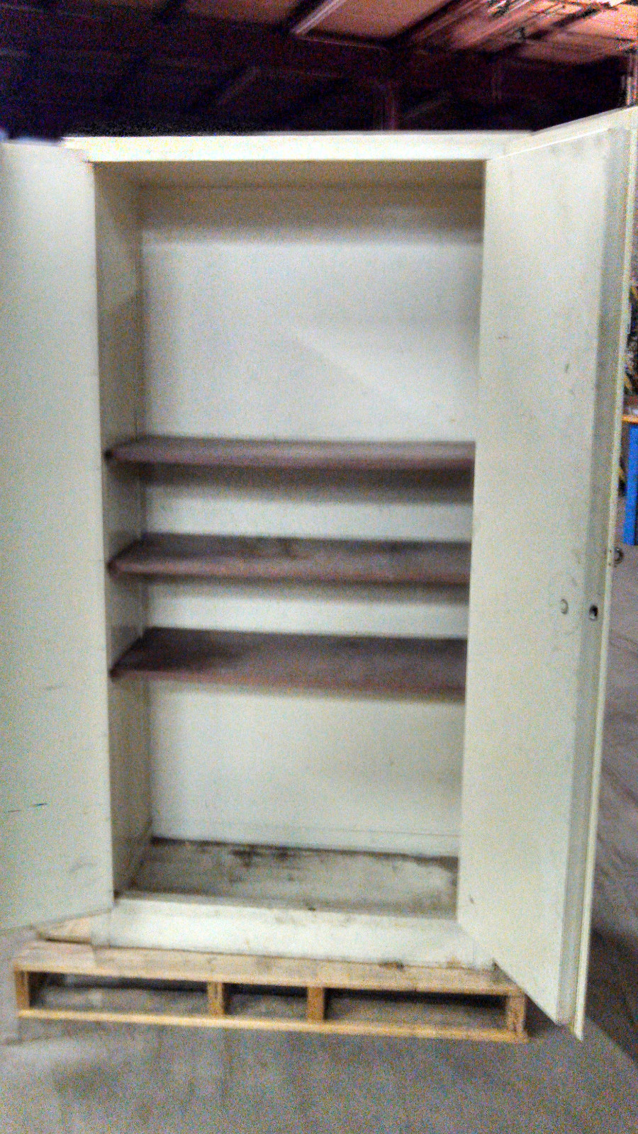 JUSTRITE FLAMMABLE 3 SHELVES 3 WAY PROTECTION 25850 34" L x 18