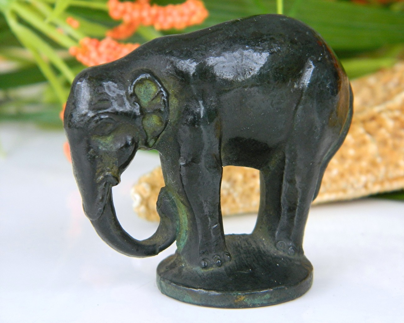 metal elephant figurines