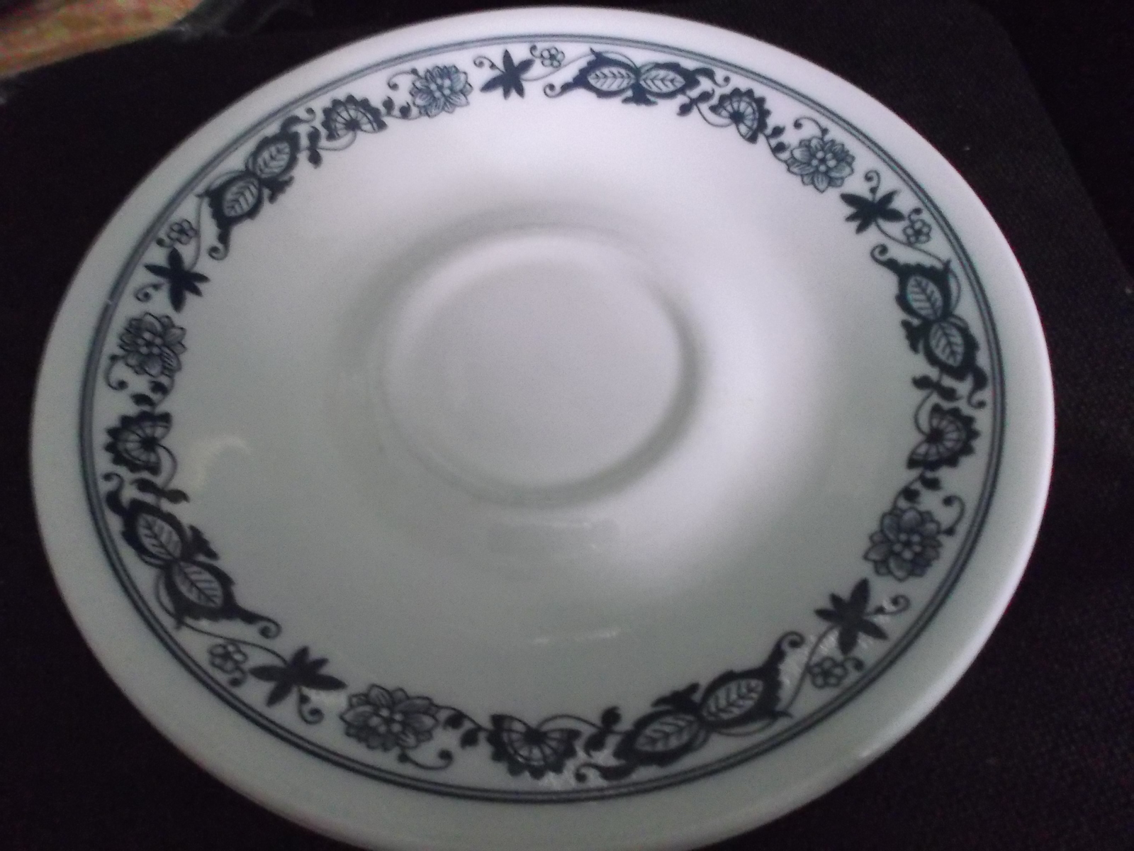 Primary image for Corelle Old Town Blue Flower Pattern Saucers (4)