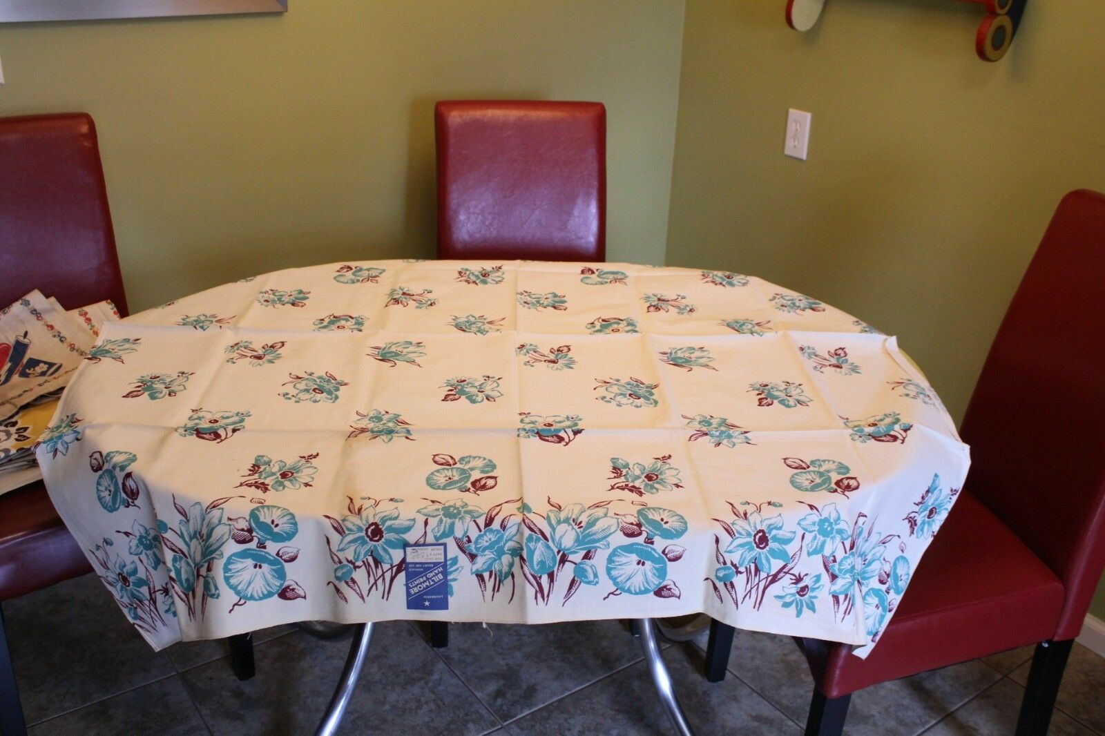 VINTAGE Kitchen TABLECLOTH 1940'S 53 x53 Dead Stock Biltmore Hand